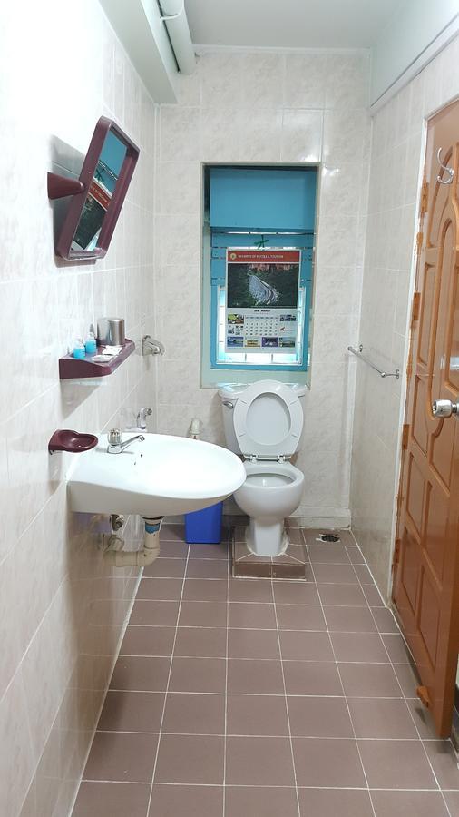 Chan Myae Guesthouse يانغون المظهر الخارجي الصورة